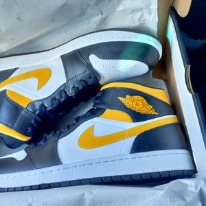 Air Jordan 1 Mid size 14